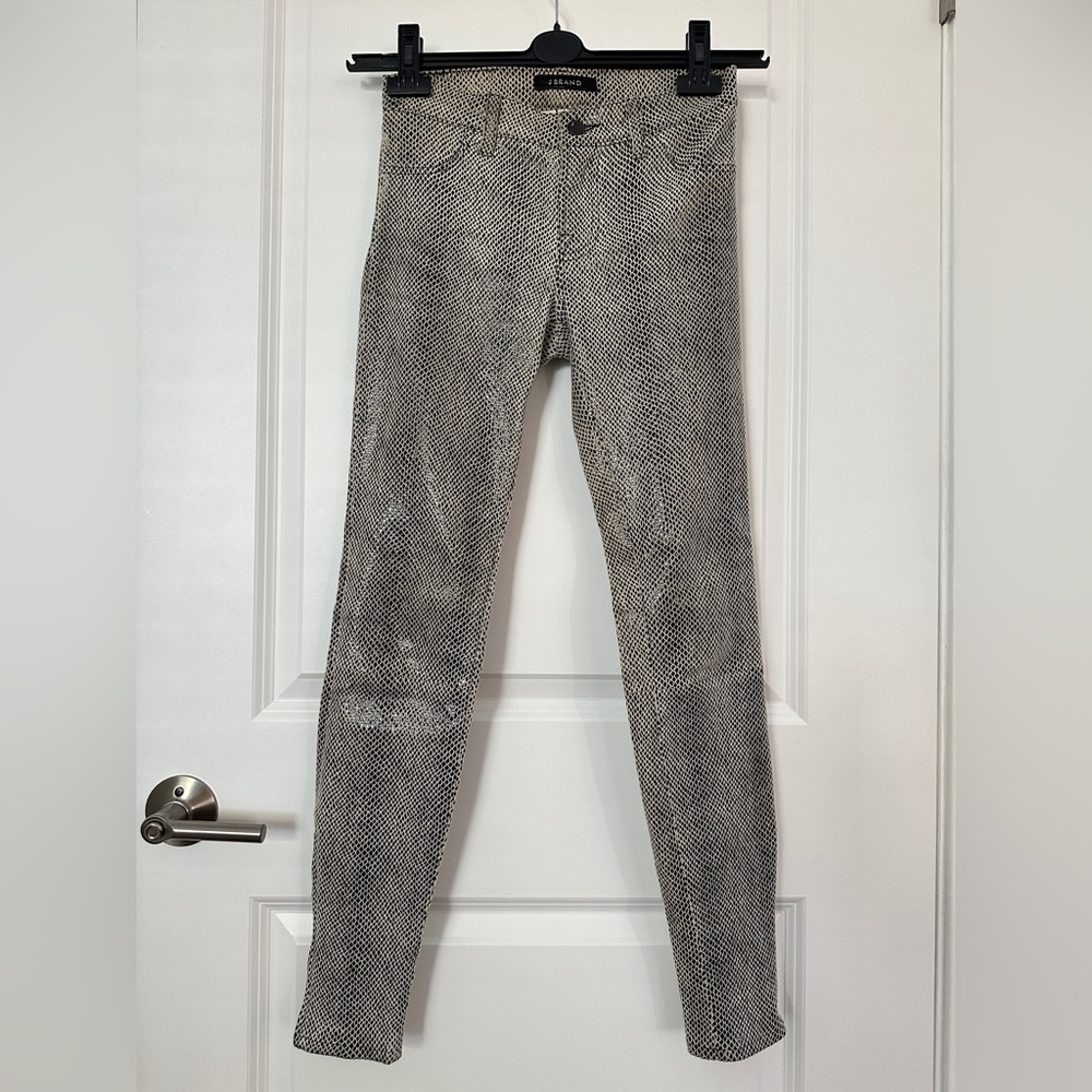 Women's Black and White Jeans